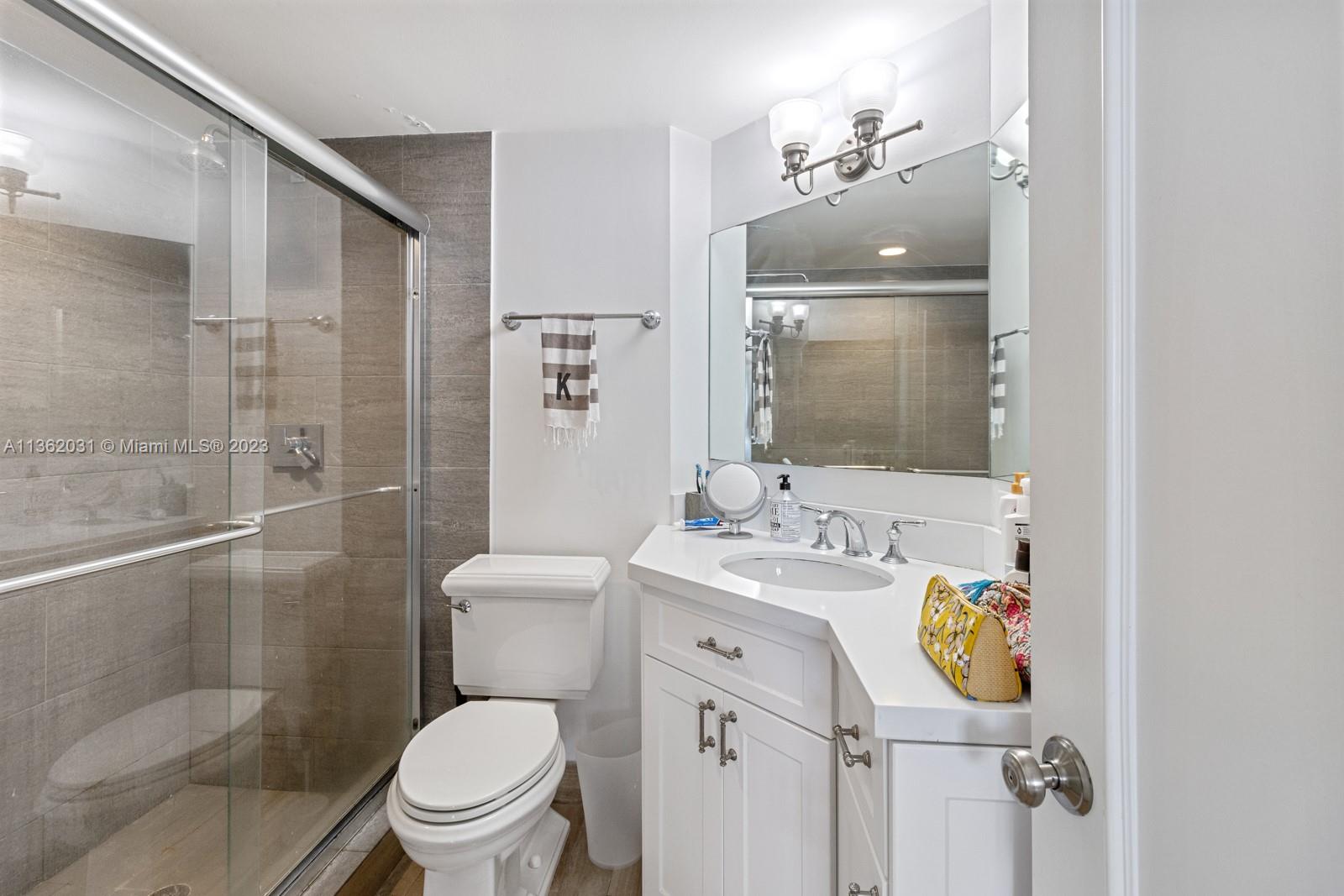701 Brickell Key Blvd Unit: 2009