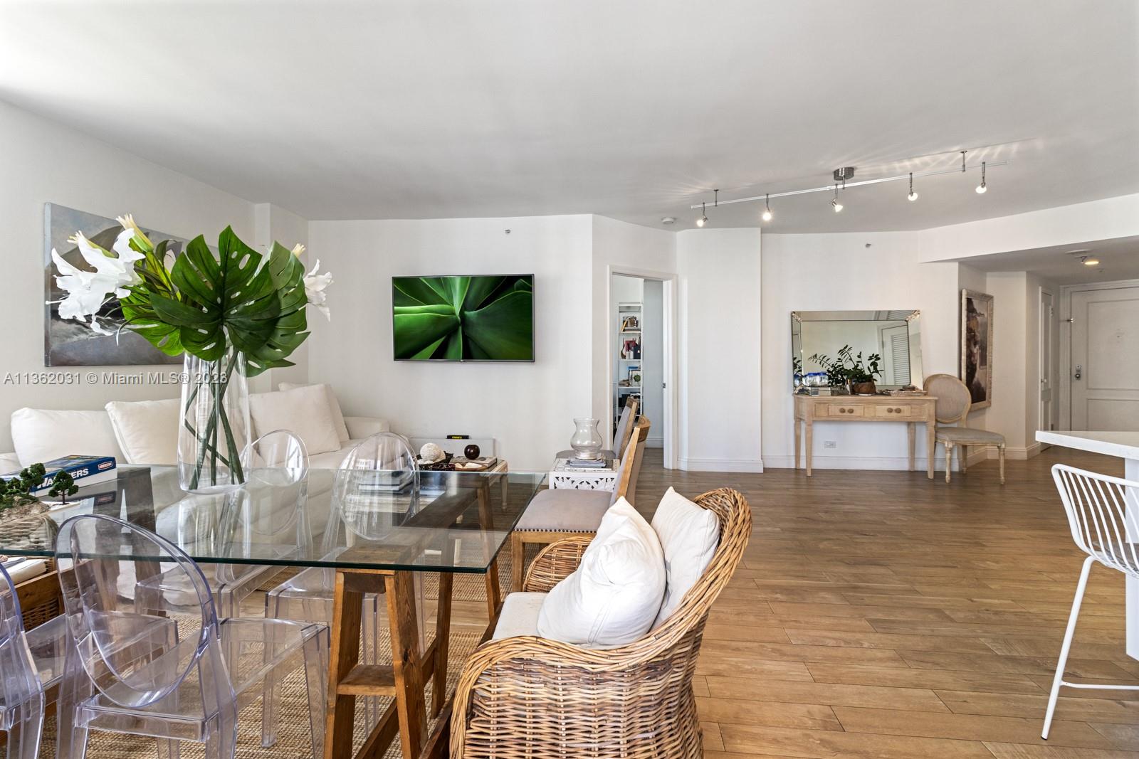 701 Brickell Key Blvd Unit: 2009