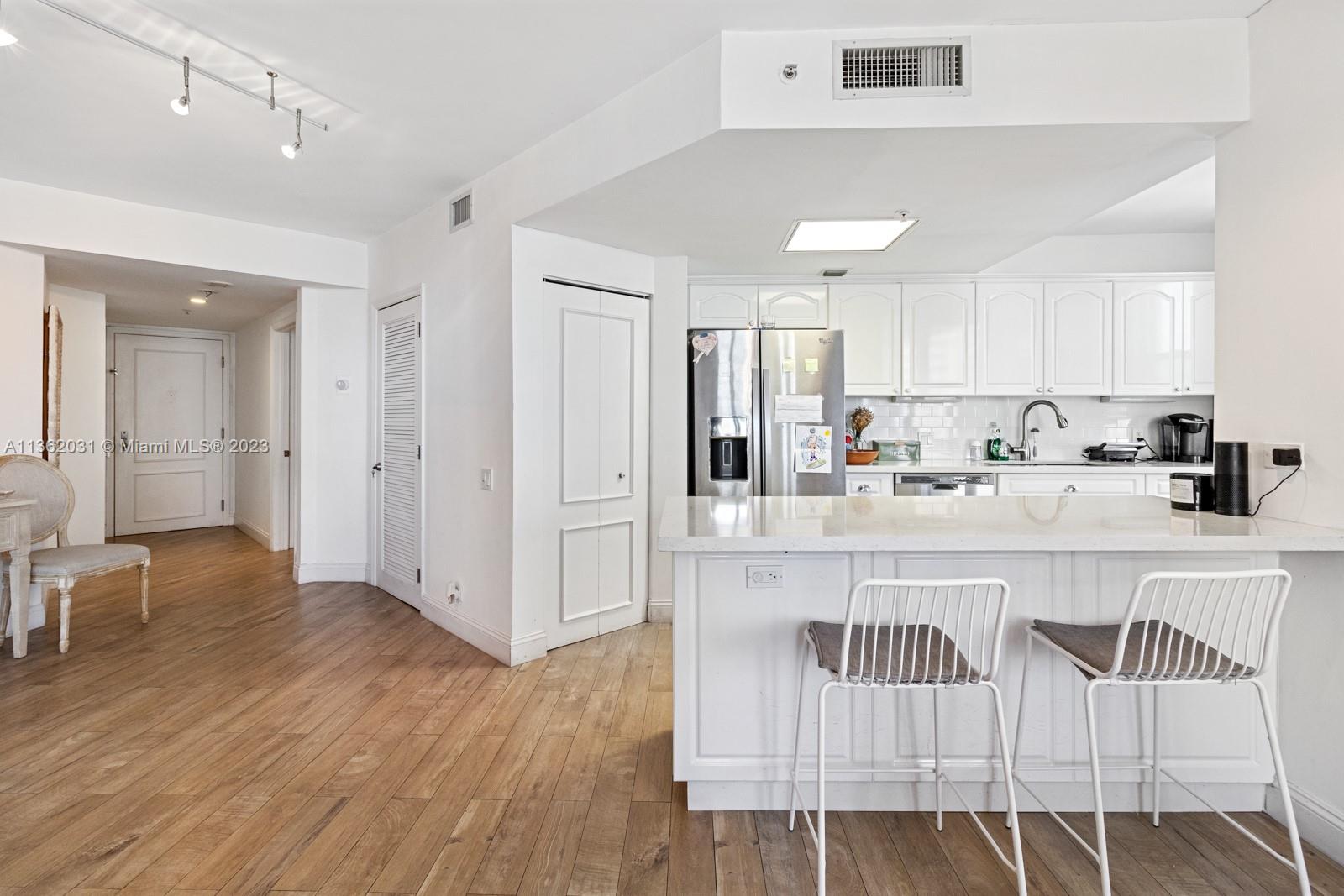 701 Brickell Key Blvd Unit: 2009