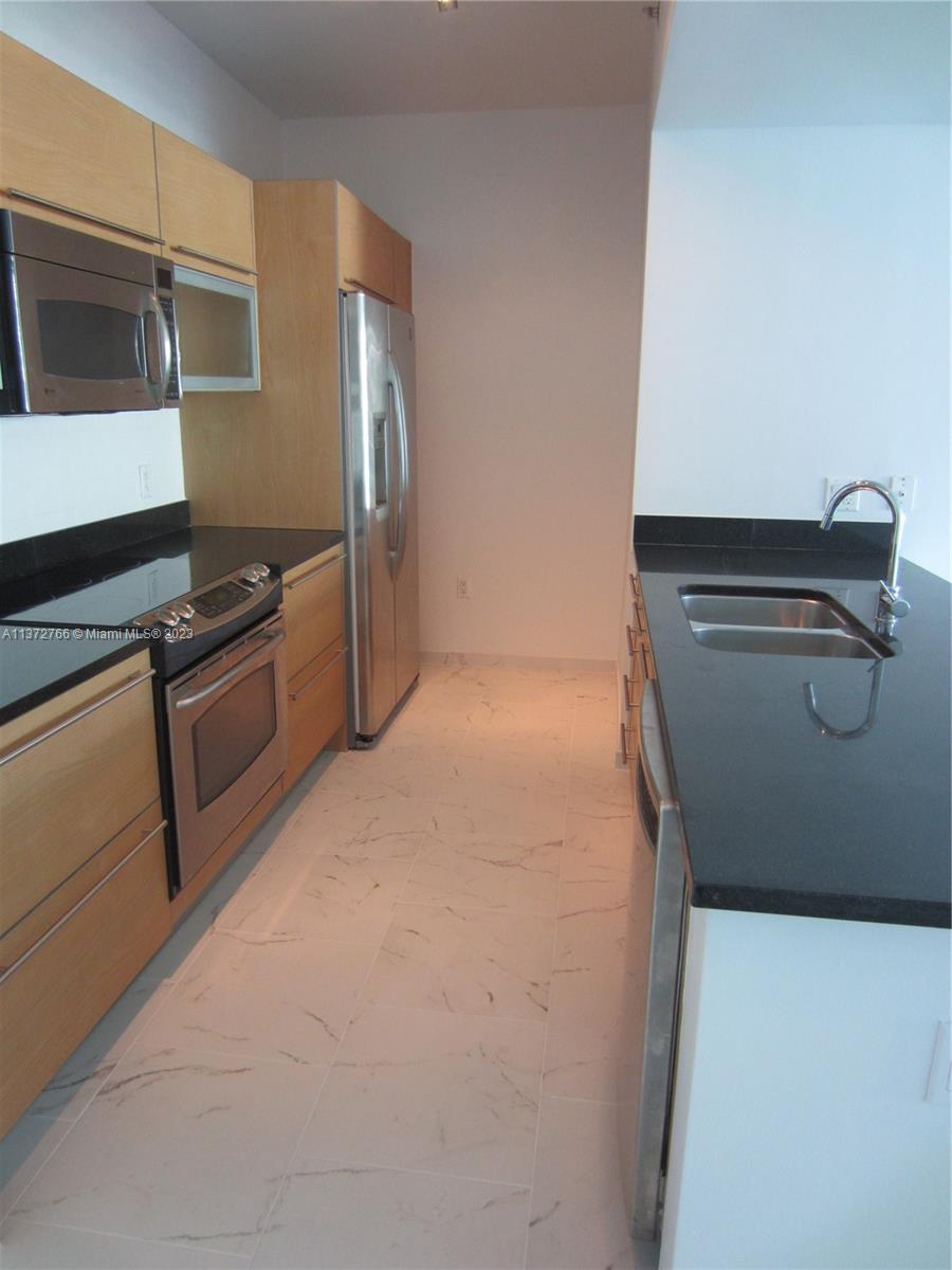 951 BRICKELL AV Unit: 3401