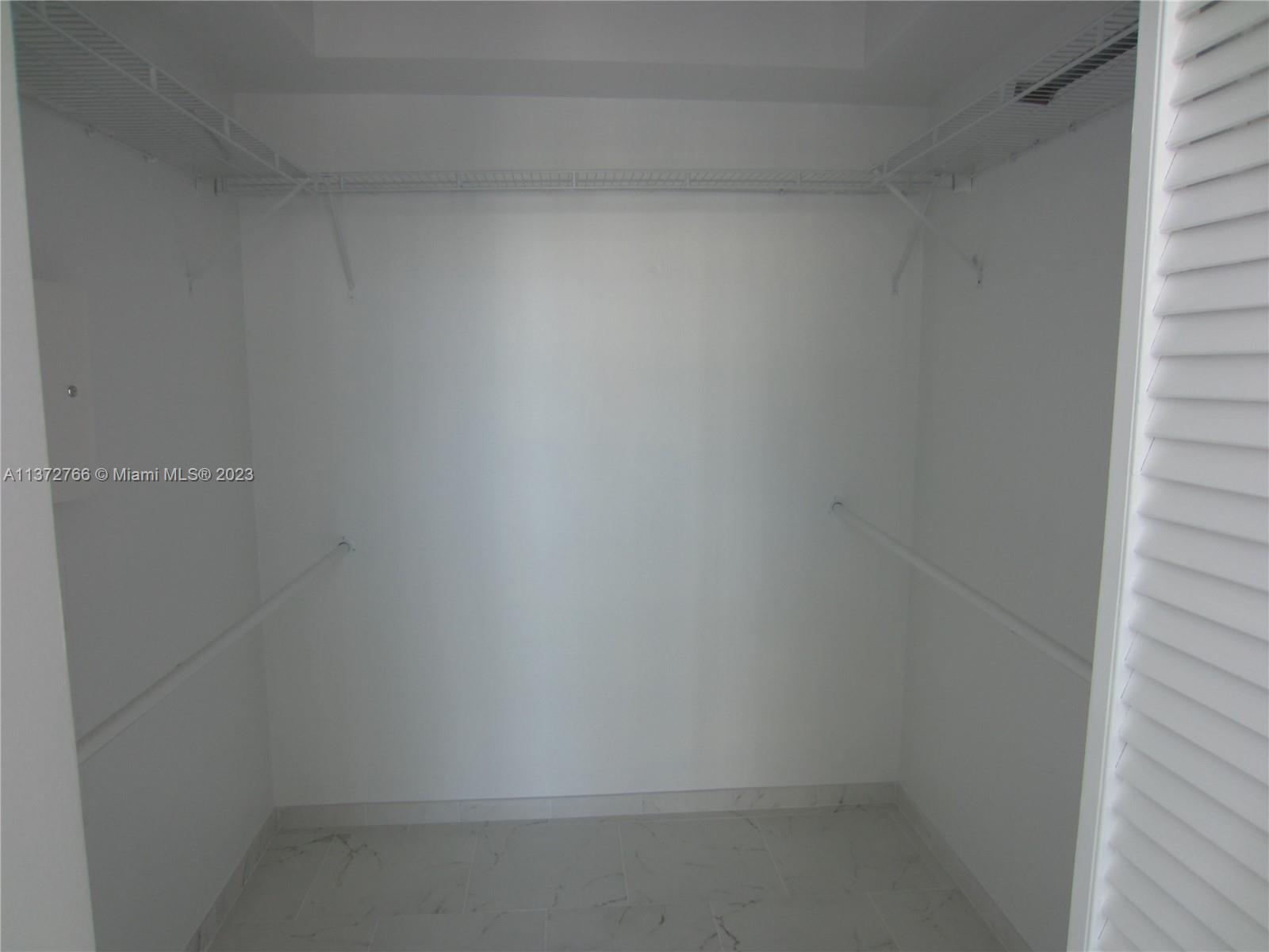 951 BRICKELL AV Unit: 3401