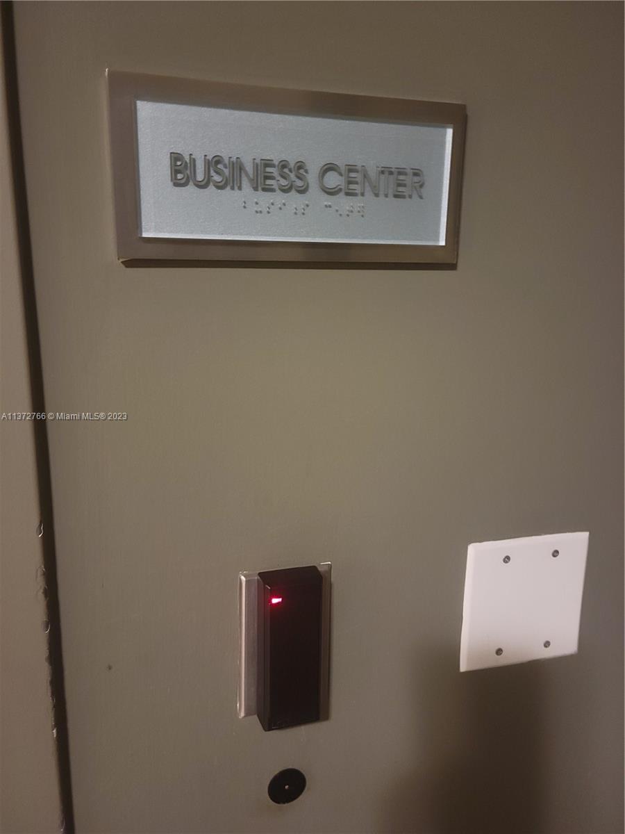 951 BRICKELL AV Unit: 3401