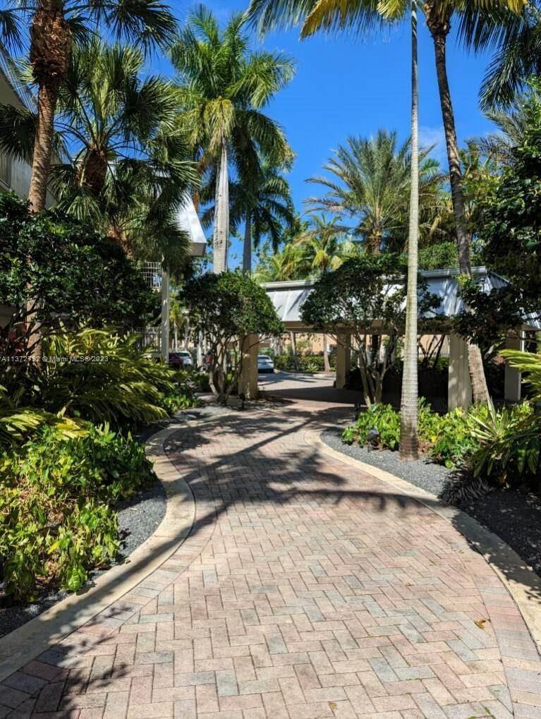 8950 SW 69th Ct Unit: 204