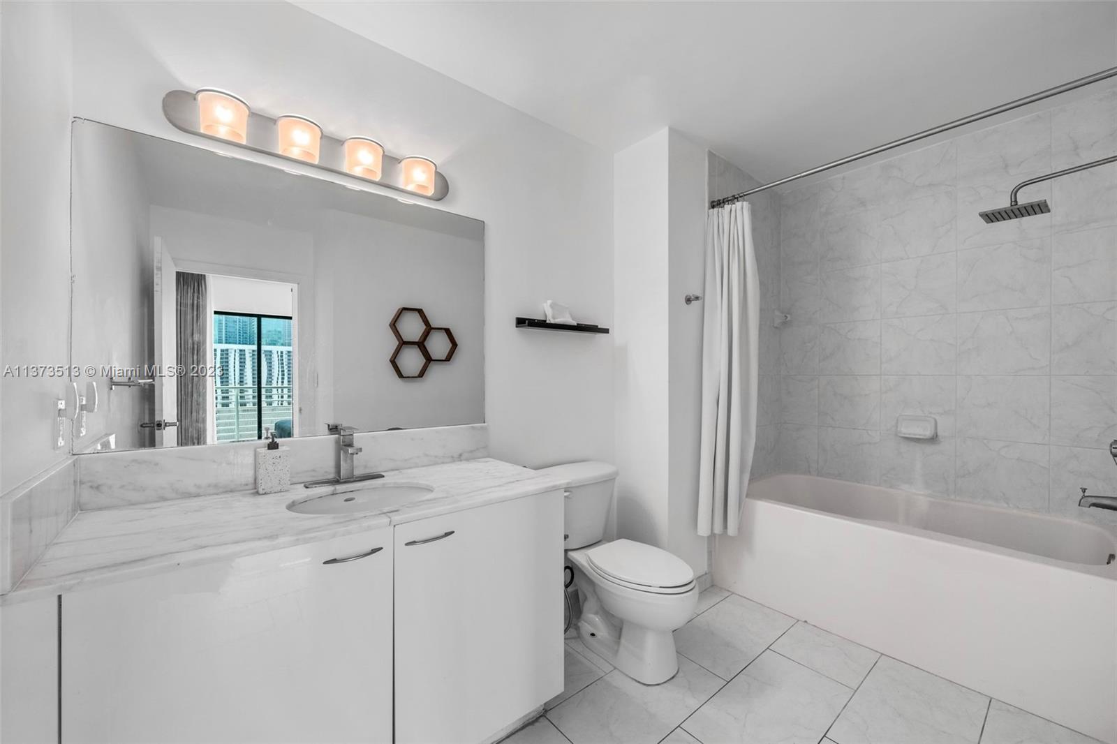 133 NE 2nd Ave Unit: 2106