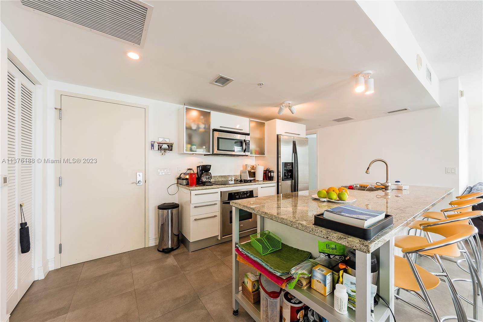 185 SW 7th St Unit: 3111