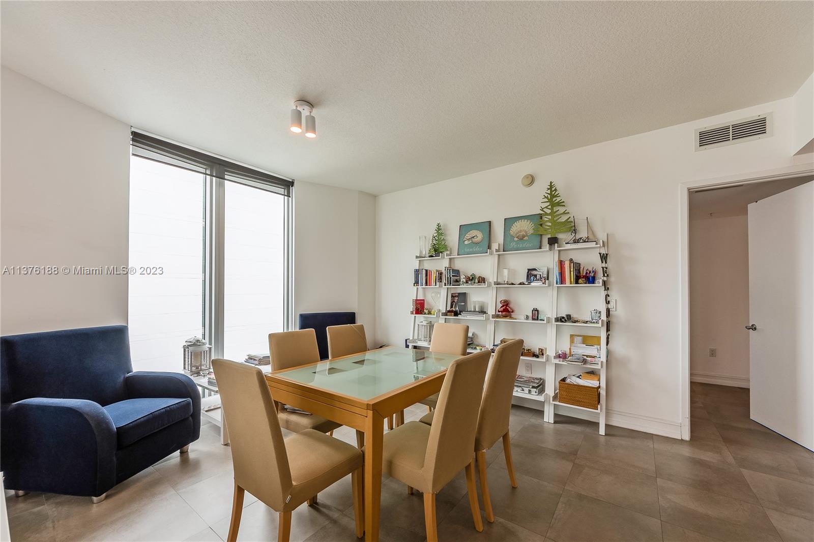 185 SW 7th St Unit: 3111