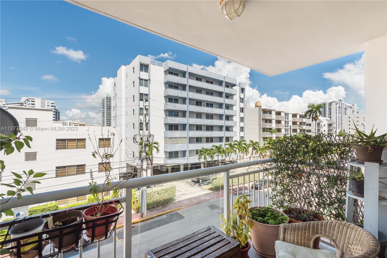 1345 Lincoln Rd Unit: 402