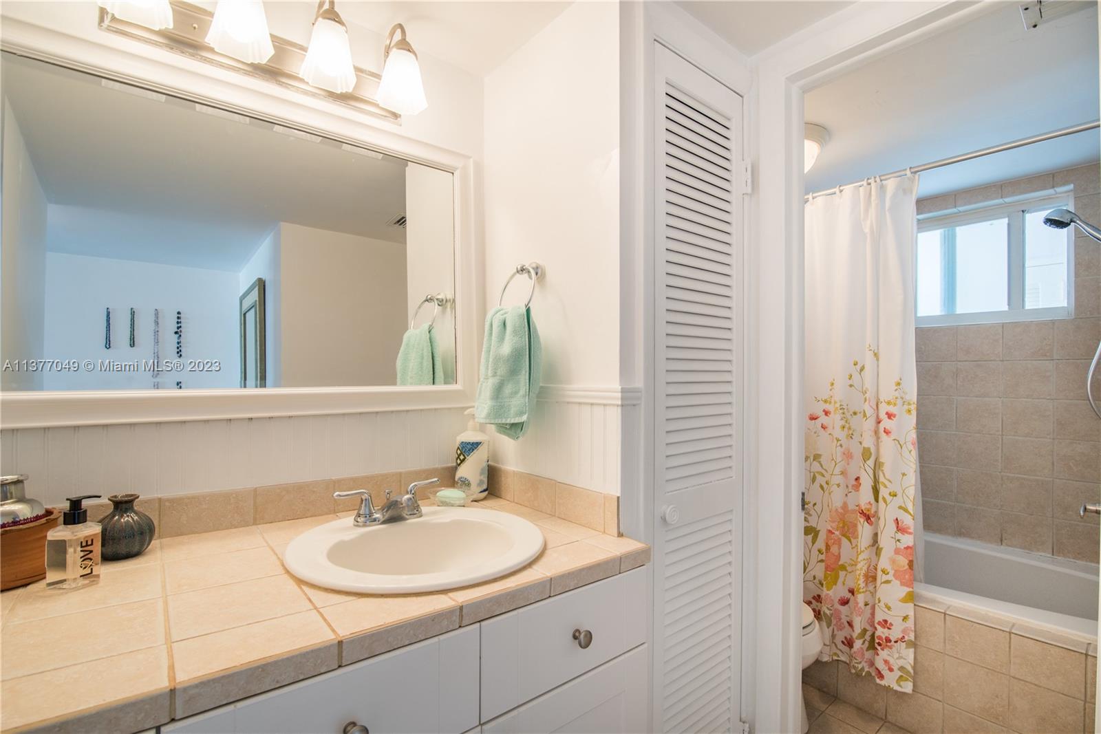 1345 Lincoln Rd Unit: 402