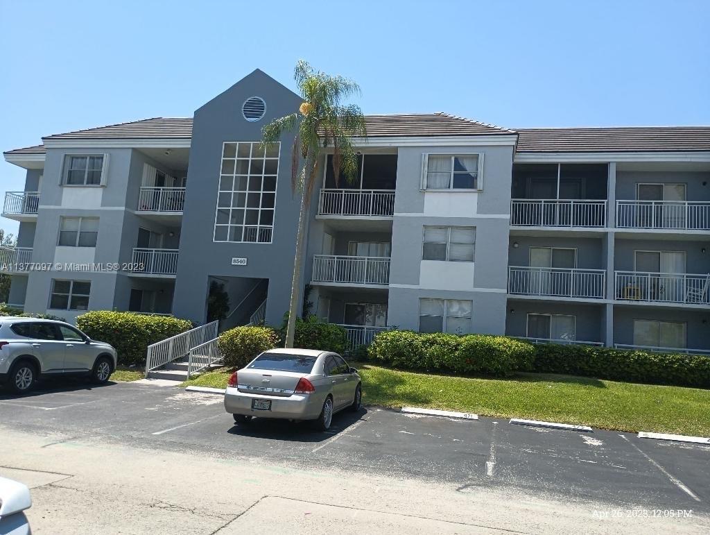 8540 SW 212th St Unit: 202