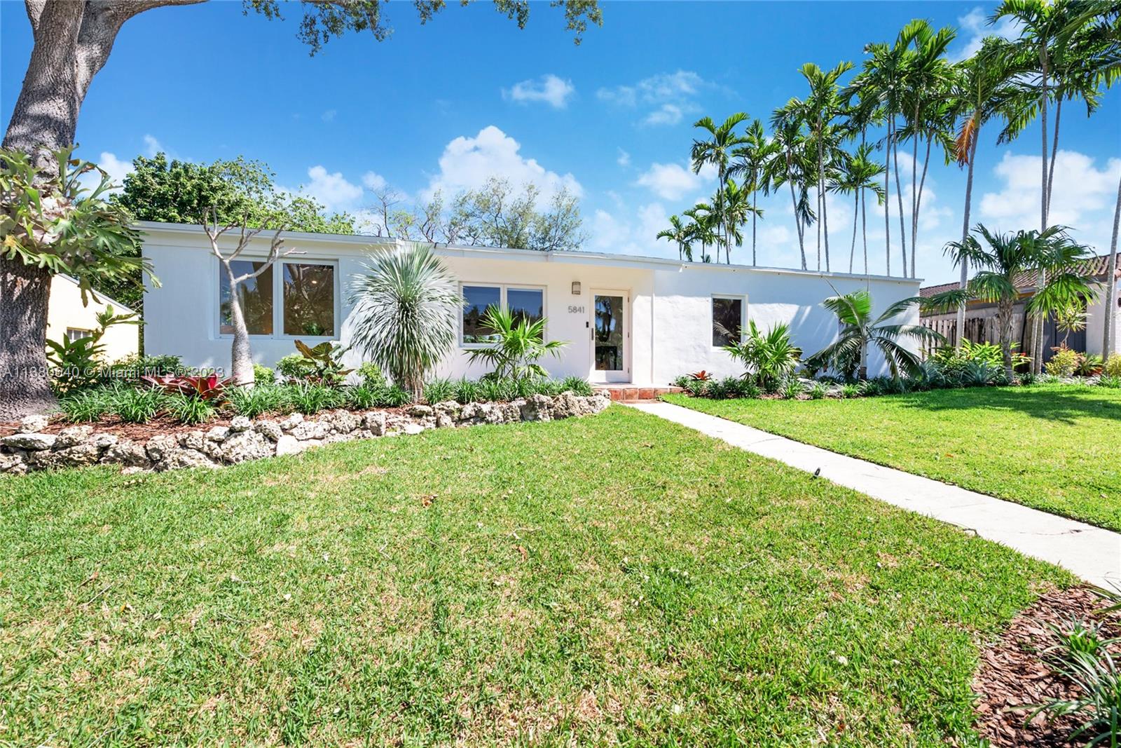 5841 SW 52 Ter