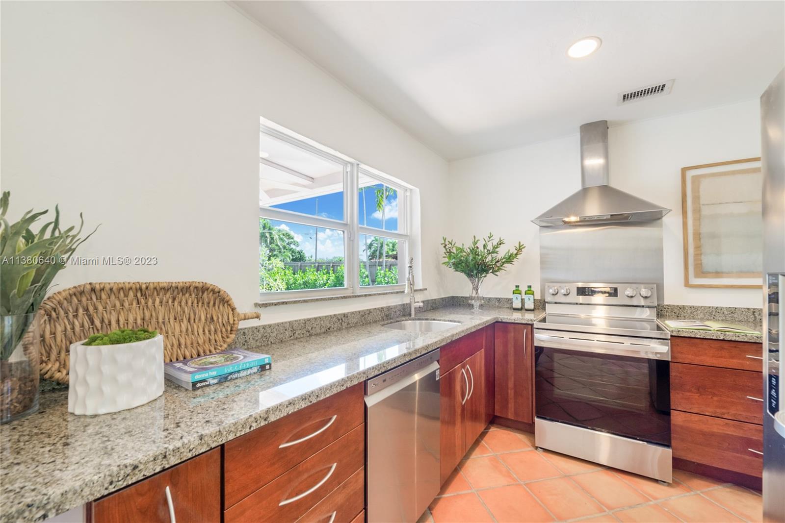5841 SW 52 Ter