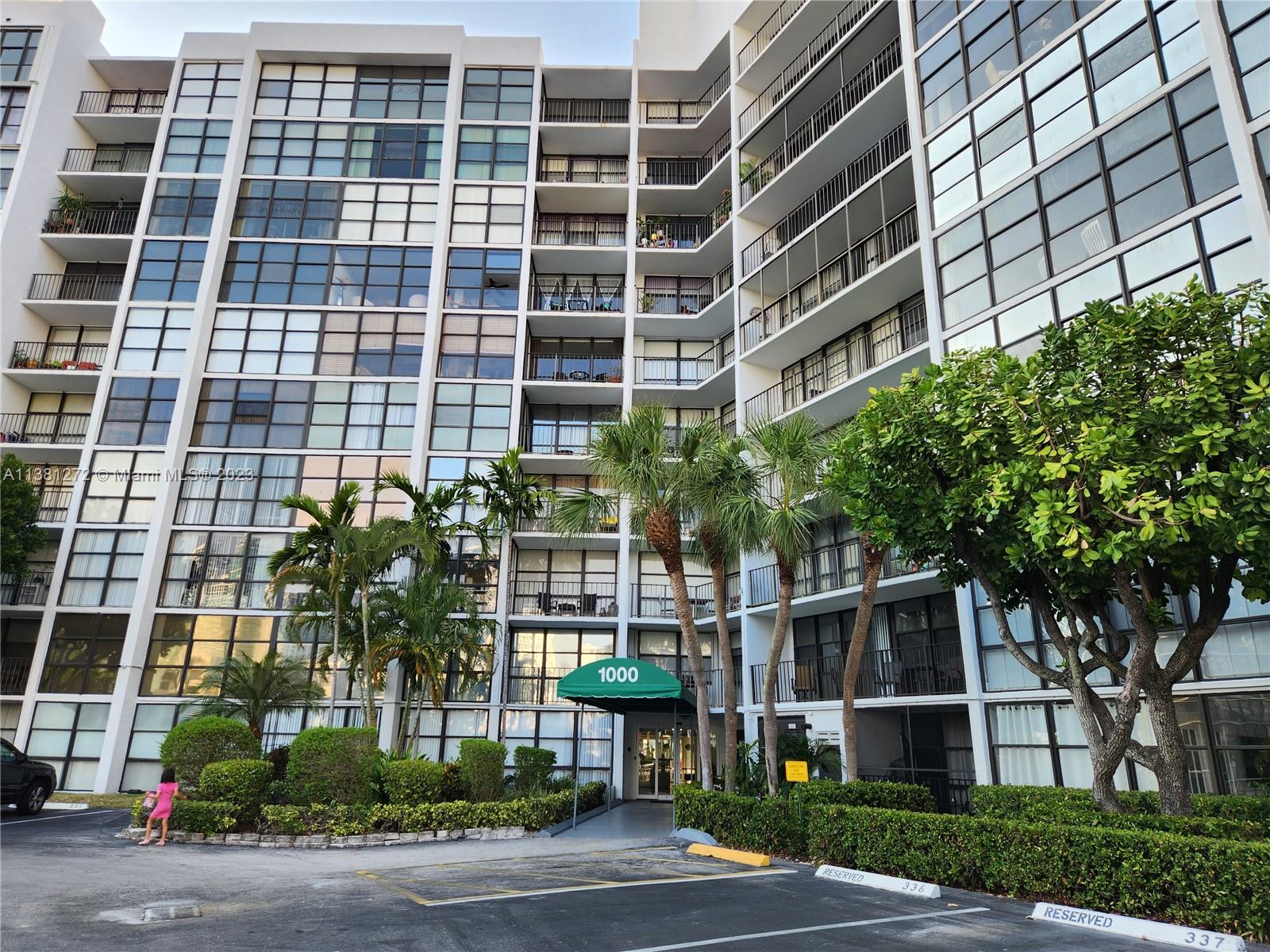 1000 Parkview Dr Unit: 801