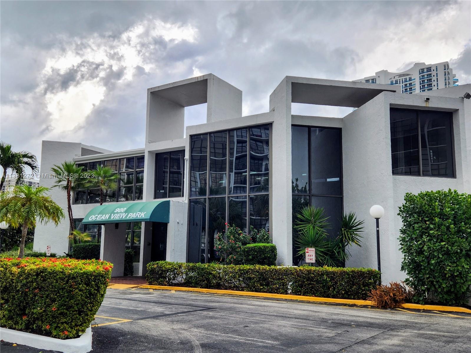 1000 Parkview Dr Unit: 801