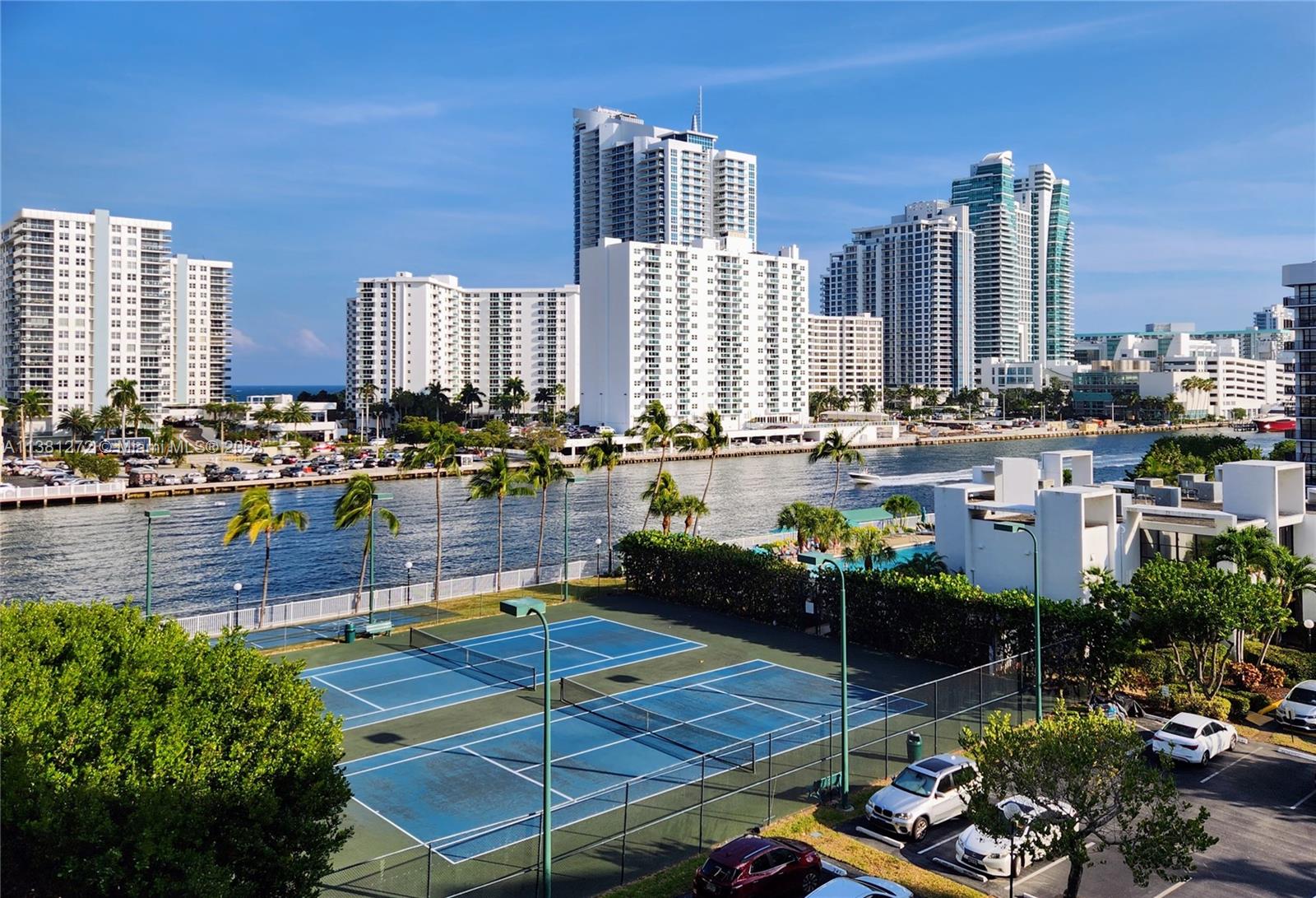 1000 Parkview Dr Unit: 801