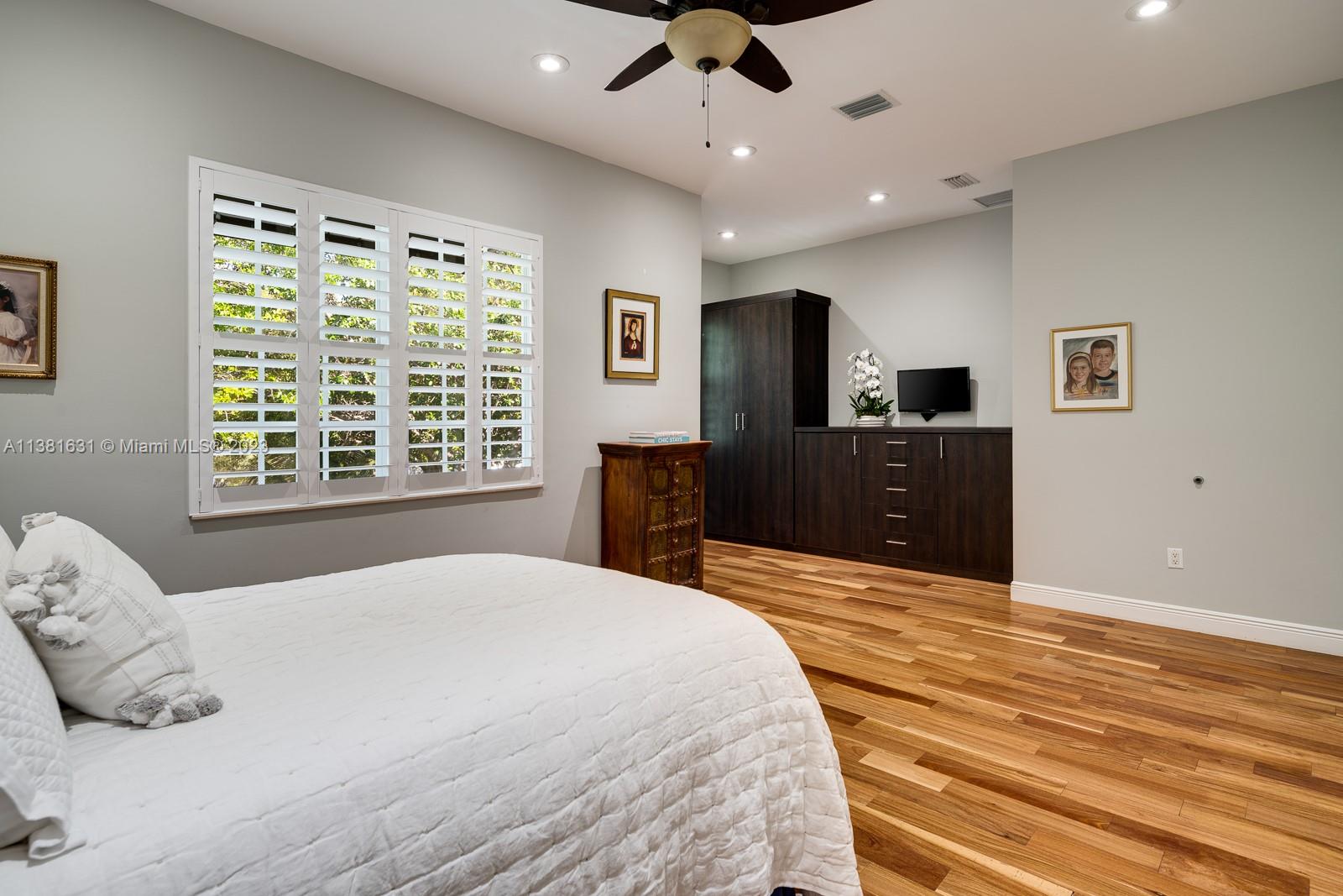 7654 SW 54 Ave Unit: 7654