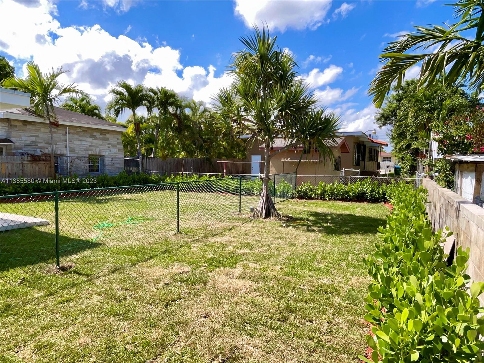 3143 SW 26th St Unit: 3143