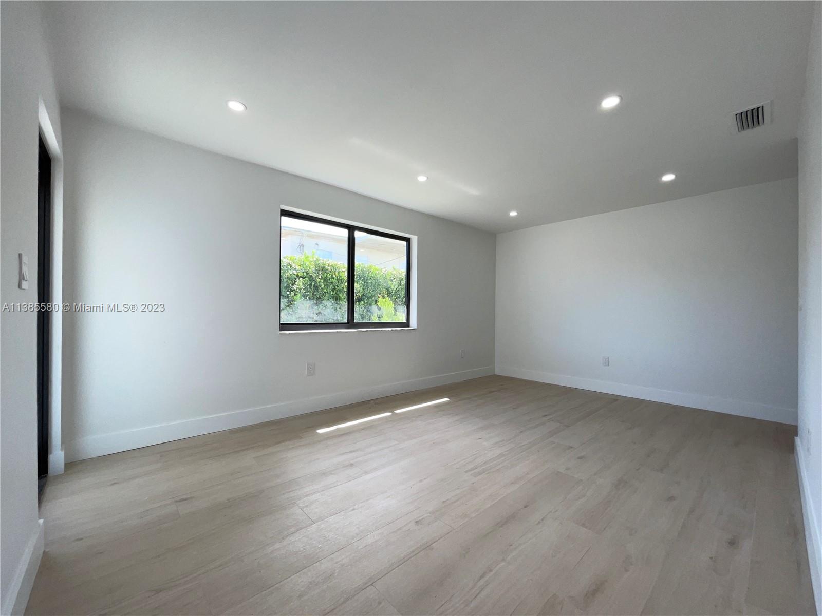 3143 SW 26th St Unit: 3143
