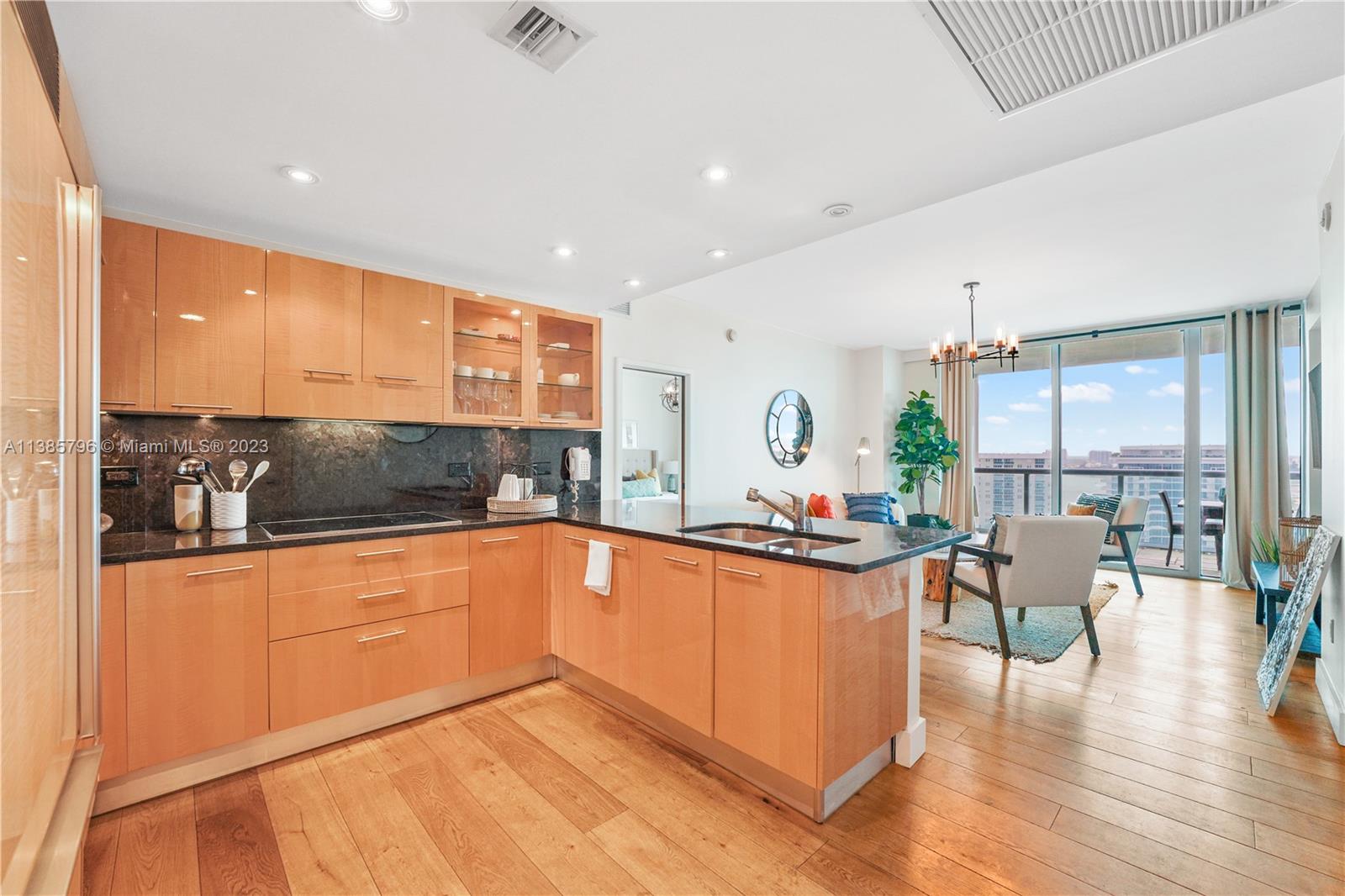 6799 Collins Ave Unit: 1506