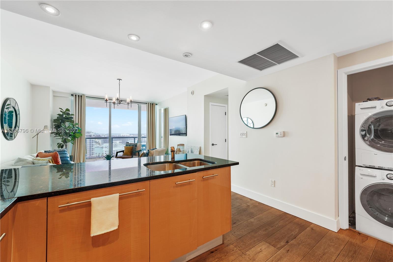 6799 Collins Ave Unit: 1506
