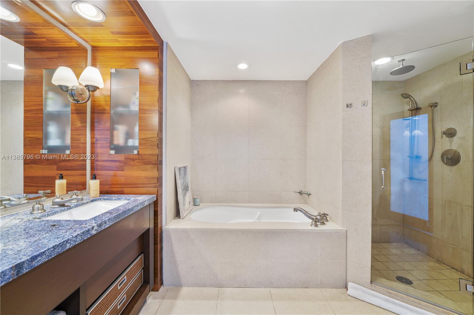 6799 Collins Ave Unit: 1506