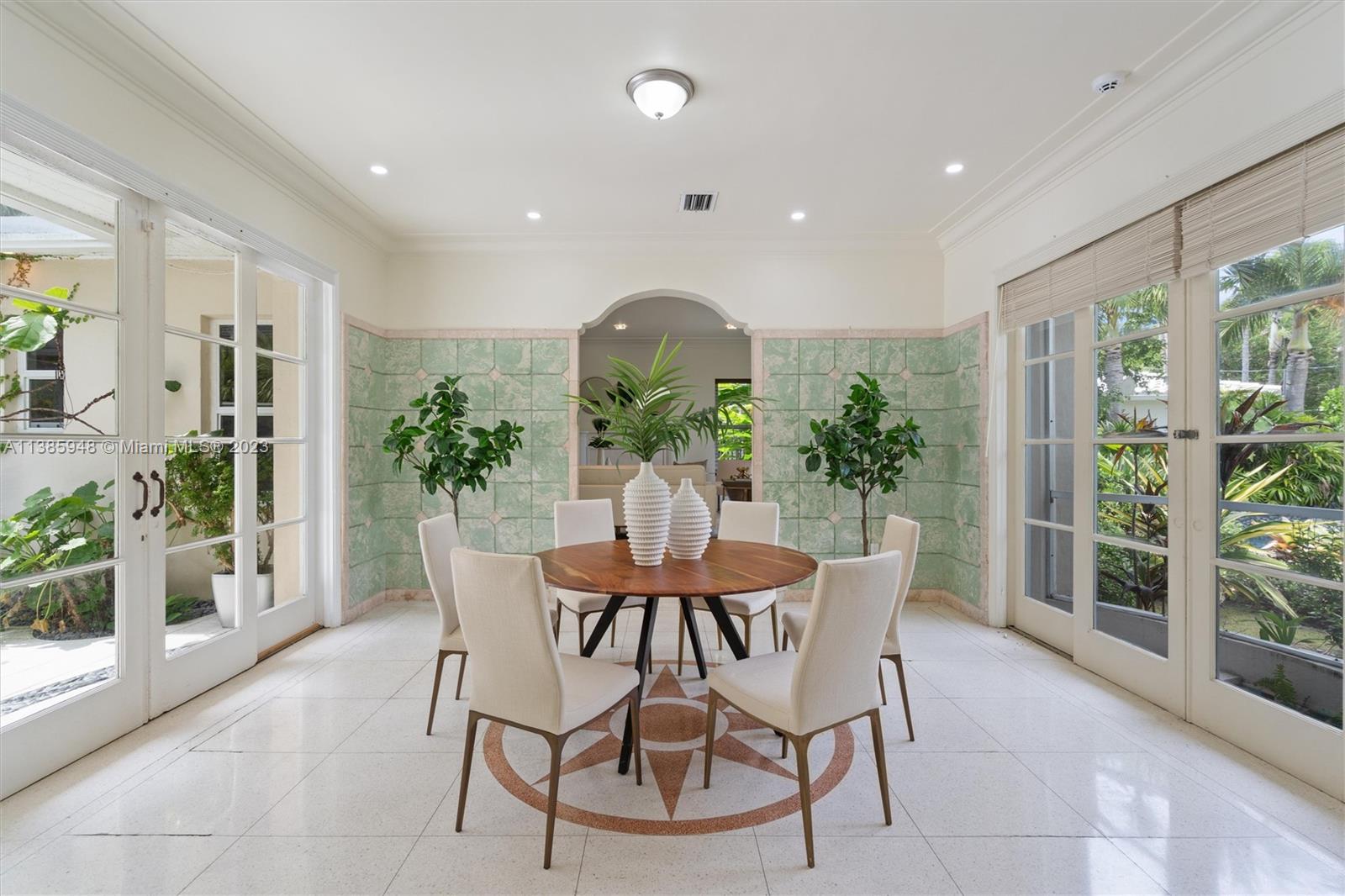 5925 La Gorce Dr