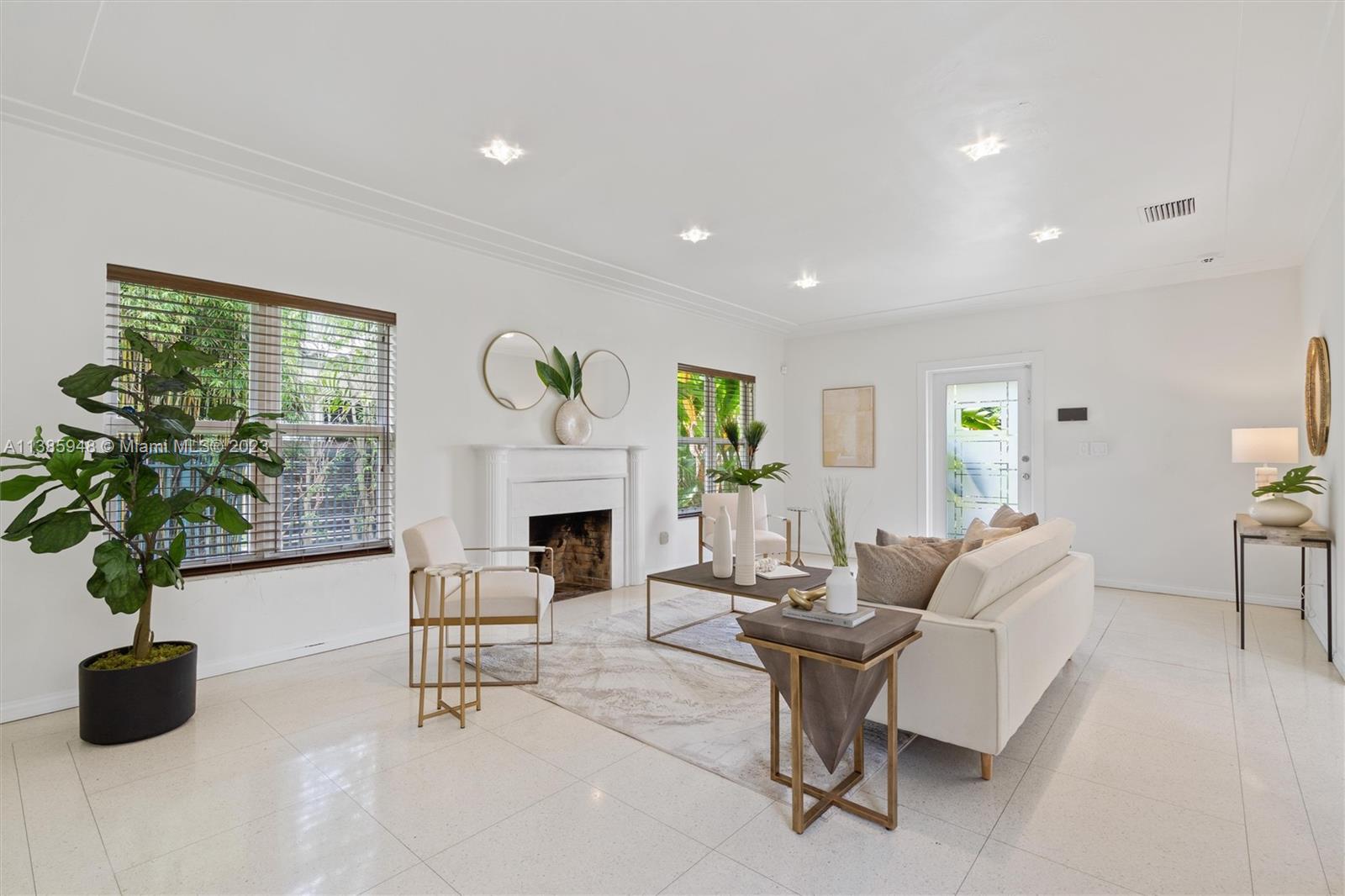 5925 La Gorce Dr
