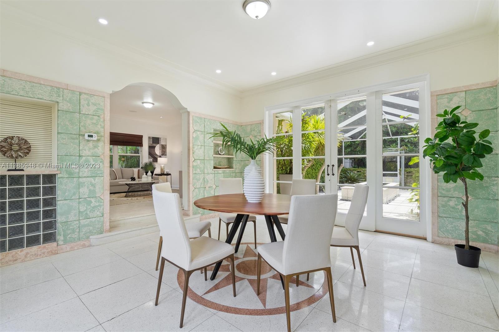 5925 La Gorce Dr