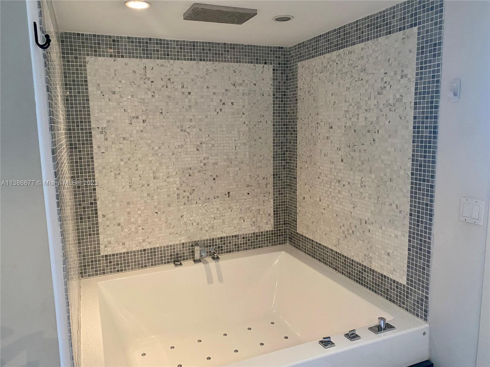 200 Biscayne Boulevard Way Unit: 3710