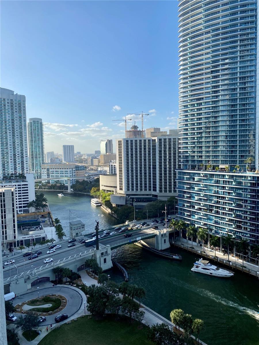 465 Brickell Ave Unit: 2006