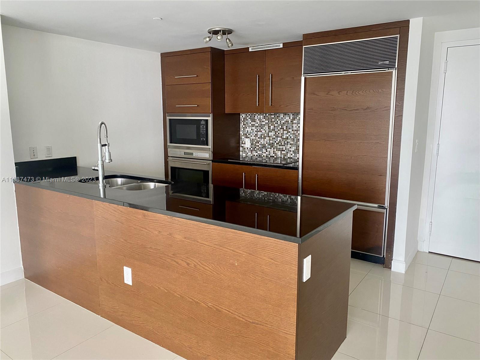 465 Brickell Ave Unit: 2006