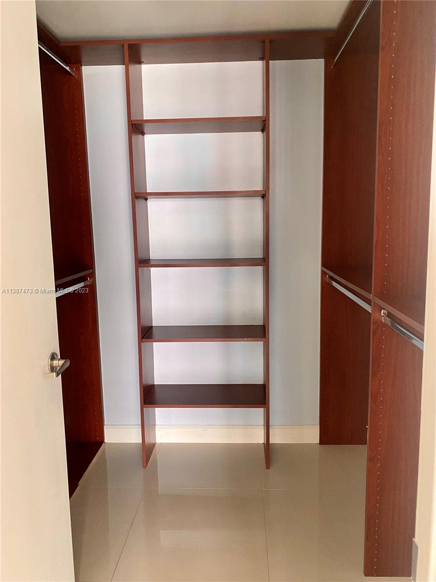 465 Brickell Ave Unit: 2006