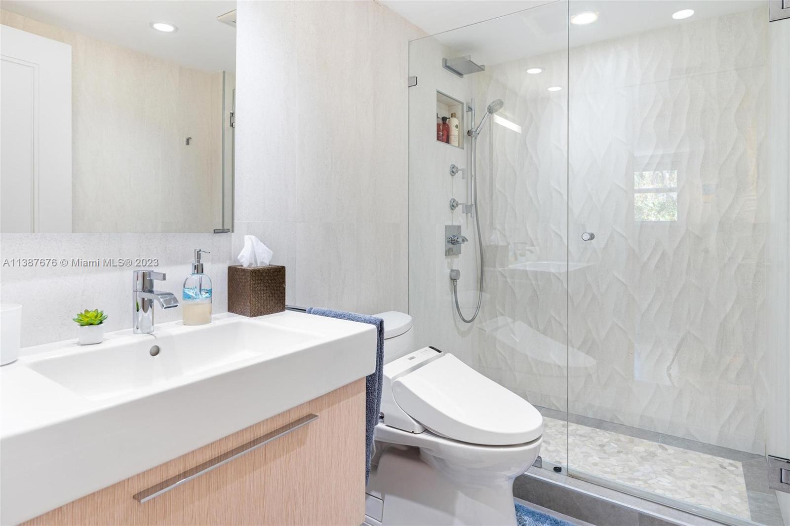 615 Ocean Dr Unit: 3A