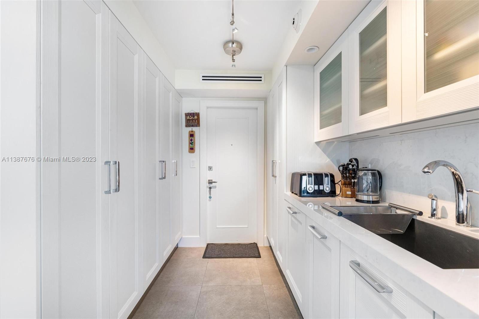 615 Ocean Dr Unit: 3A
