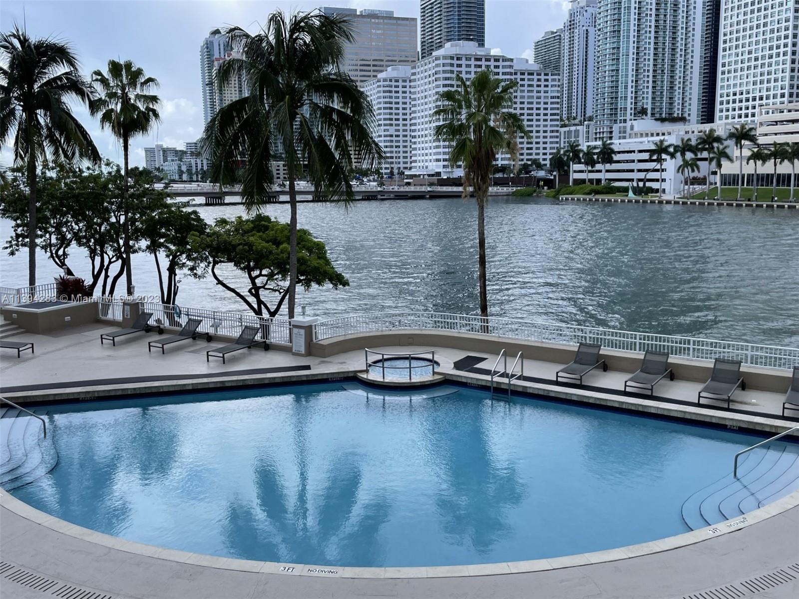 701 Brickell Key Blvd Unit: 1211