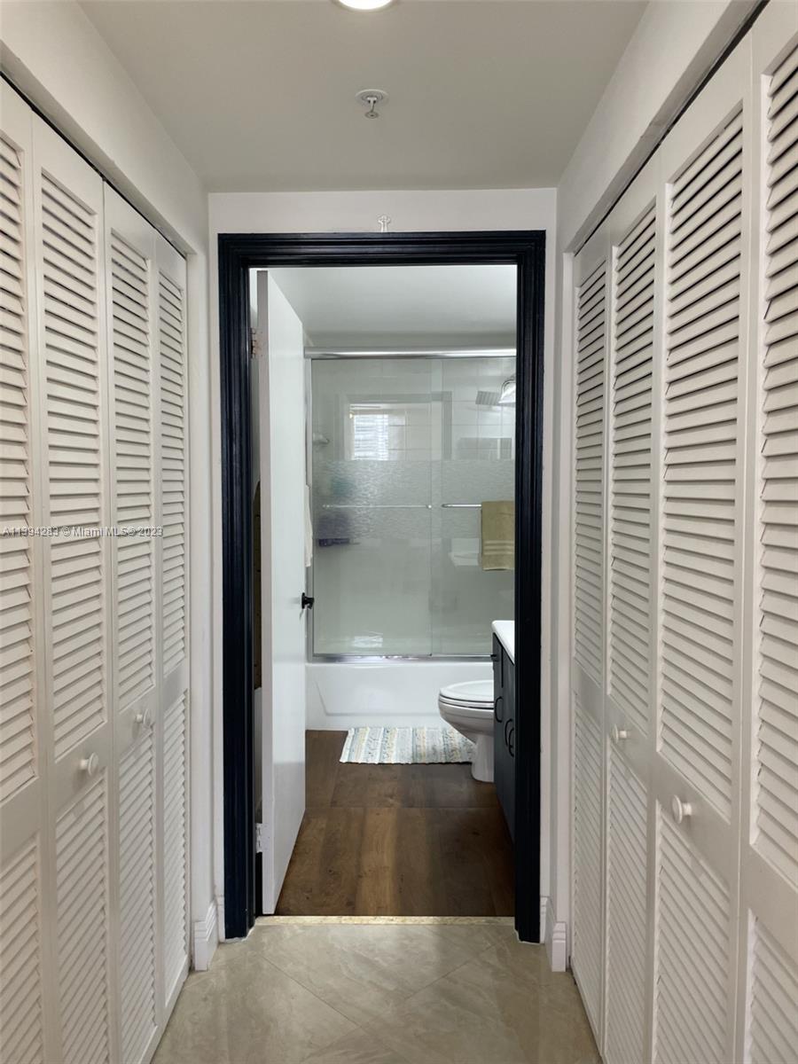 701 Brickell Key Blvd Unit: 1211