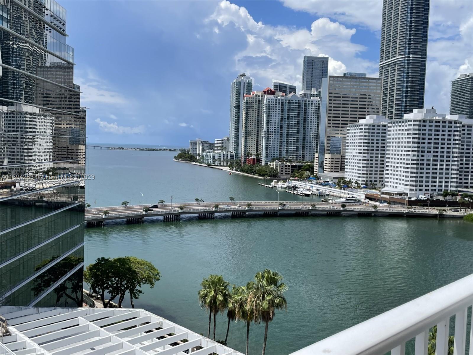 701 Brickell Key Blvd Unit: 1211
