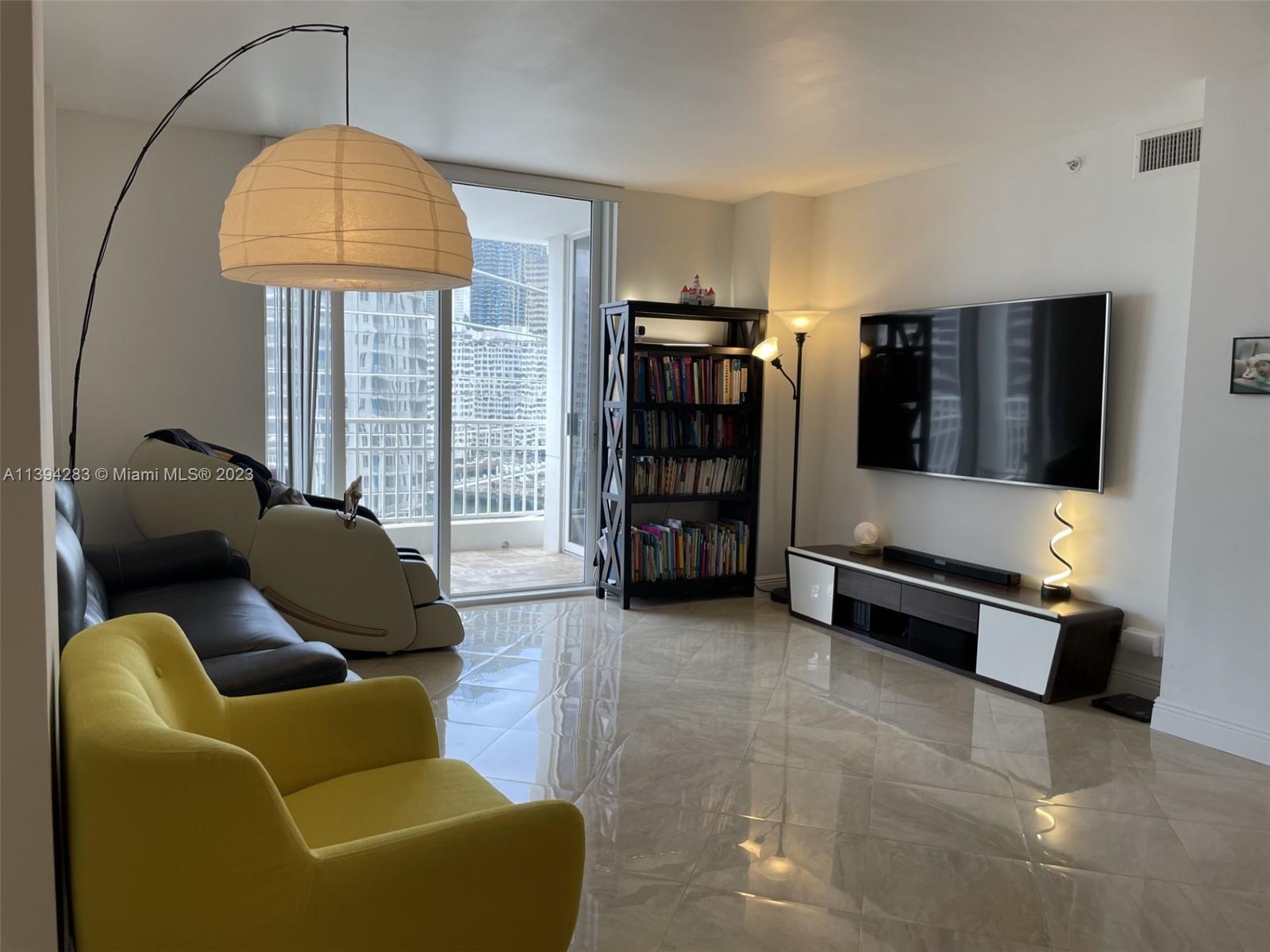 701 Brickell Key Blvd Unit: 1211