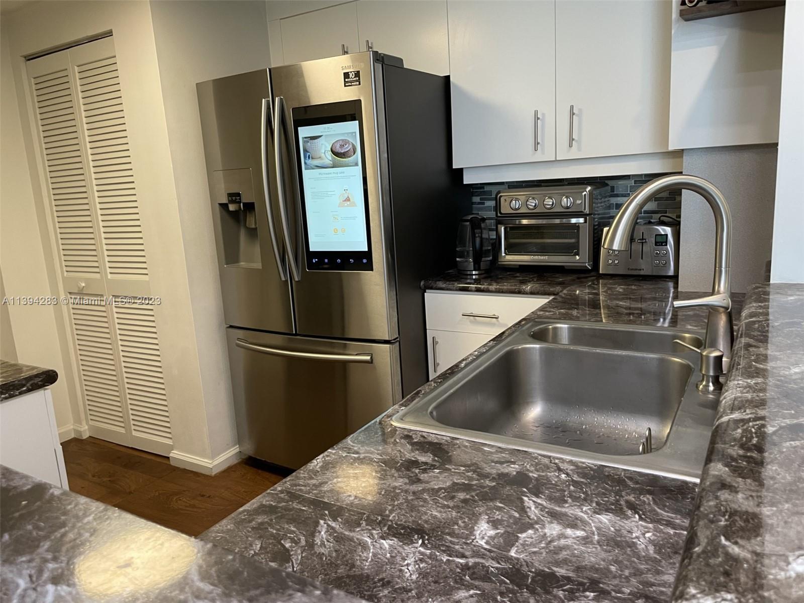 701 Brickell Key Blvd Unit: 1211