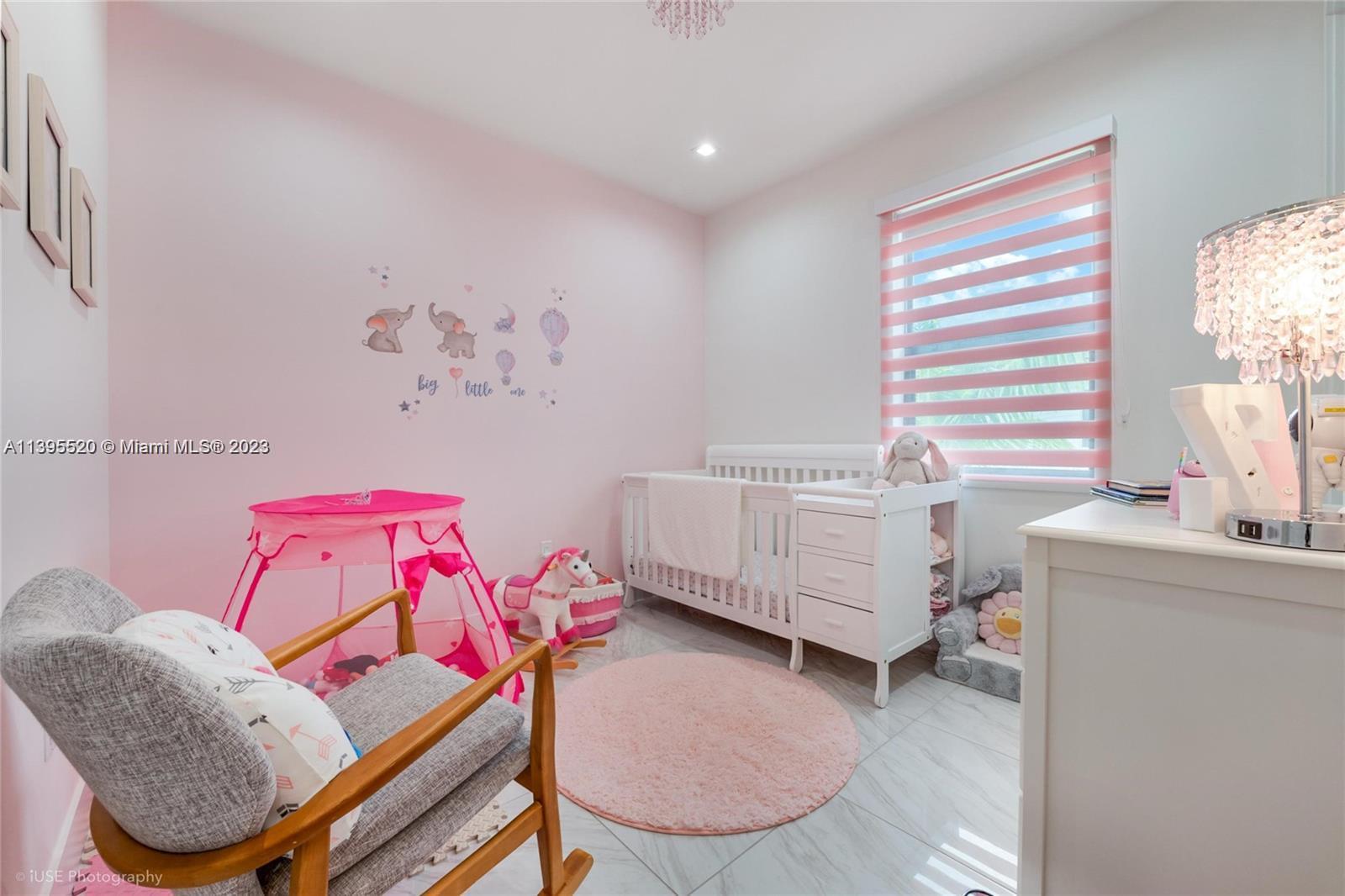 8261 NW 48th Ter