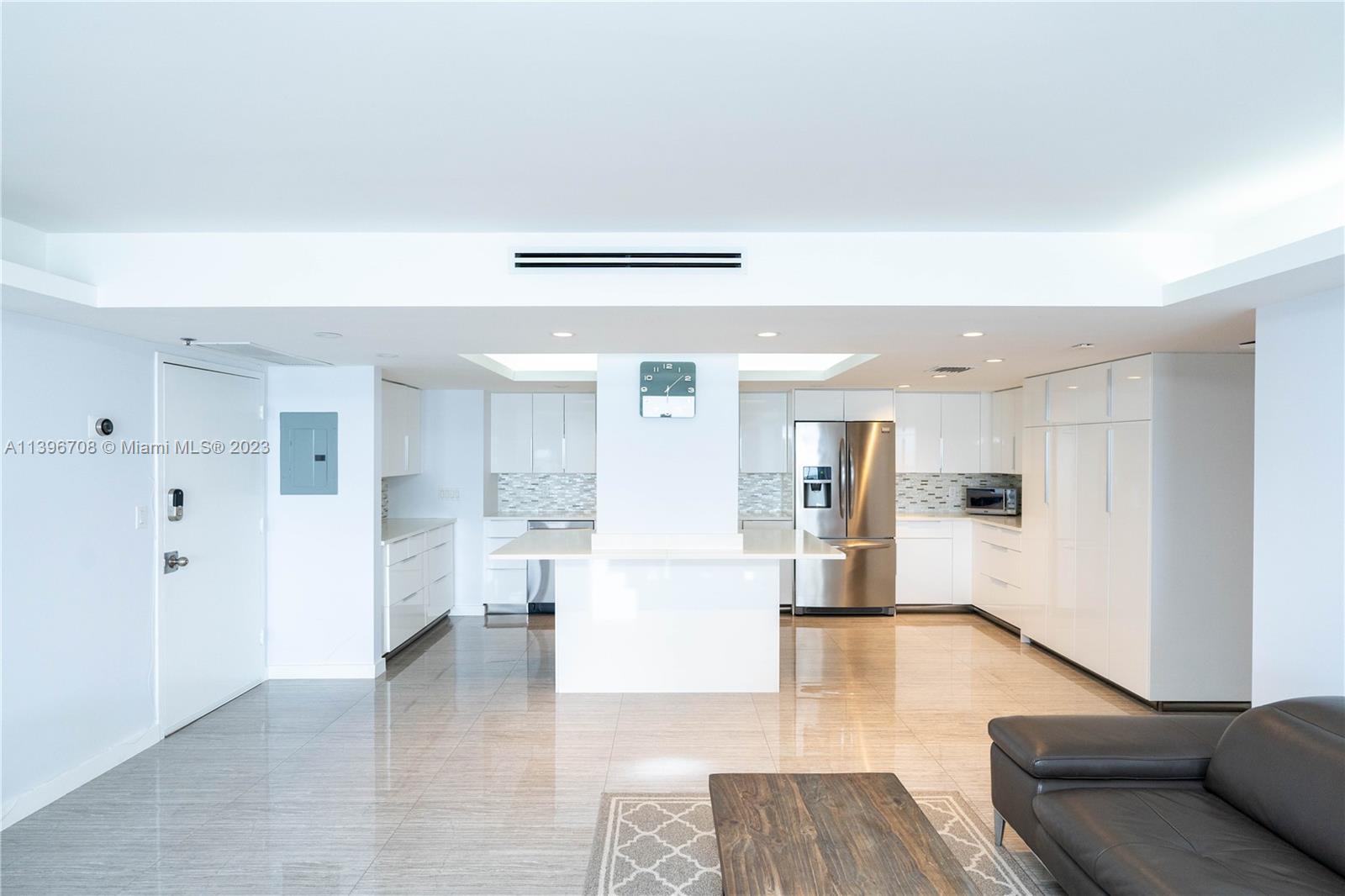 6039 Collins Ave Unit: 817
