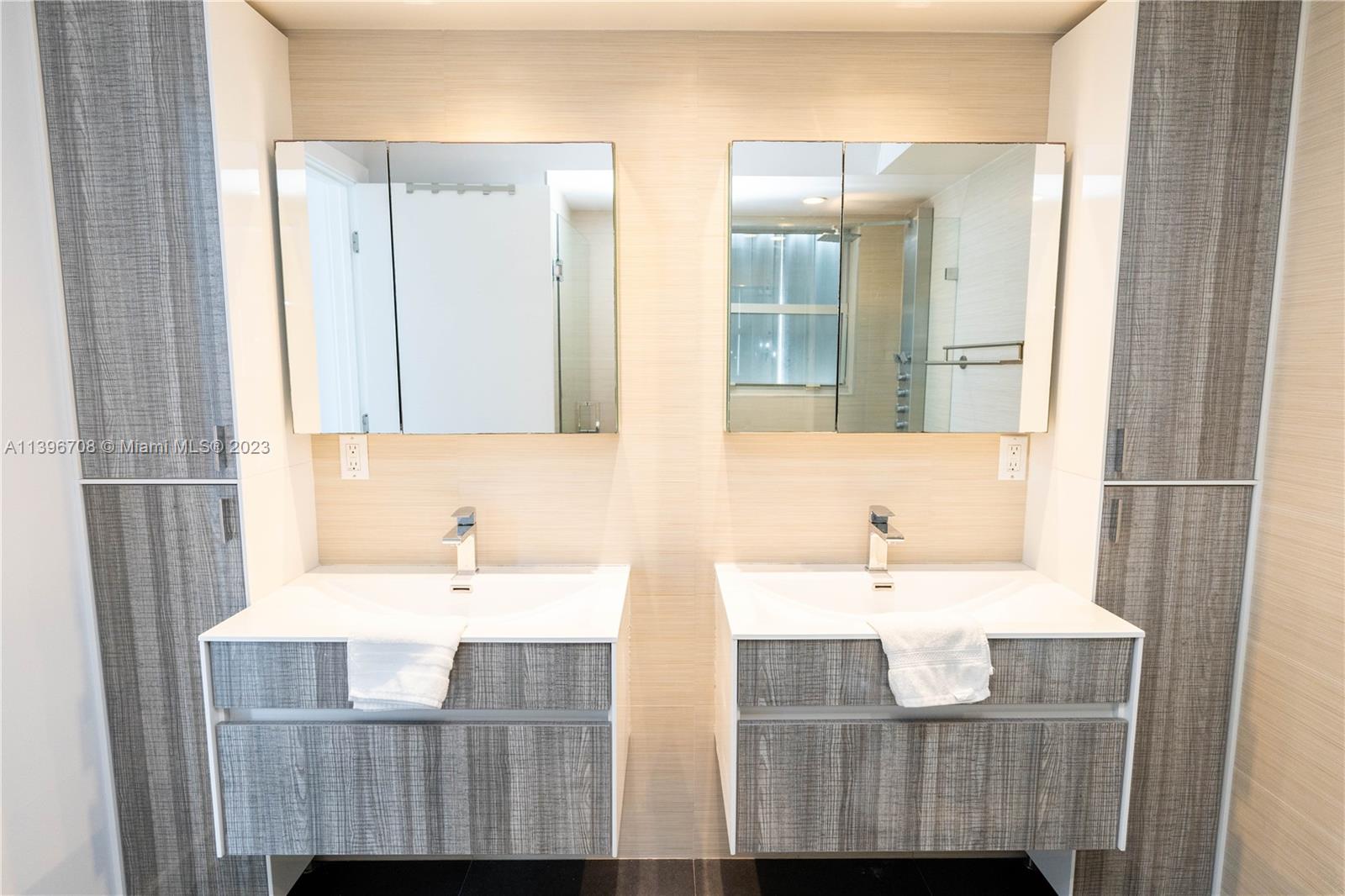6039 Collins Ave Unit: 817