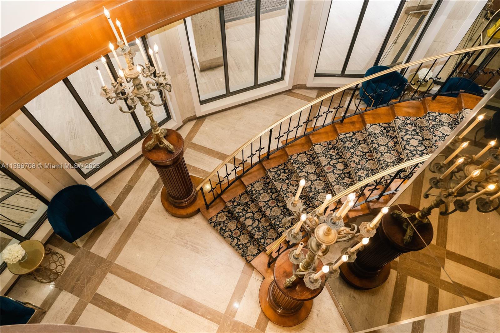 6039 Collins Ave Unit: 817