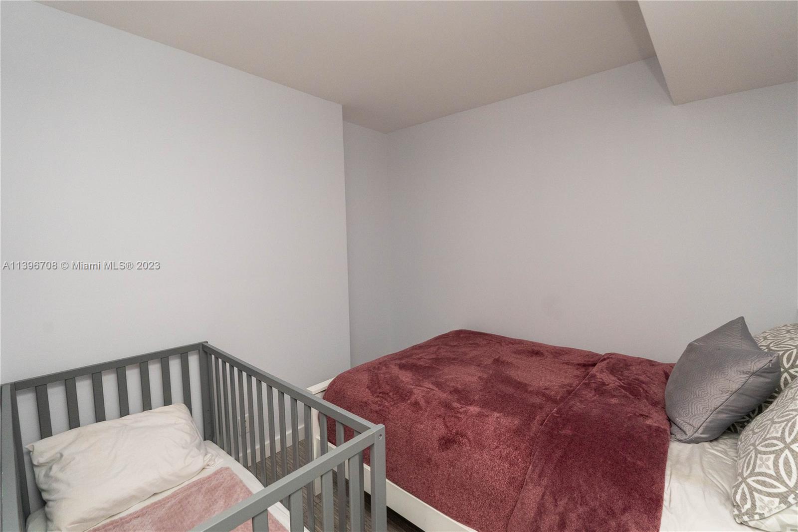 6039 Collins Ave Unit: 817