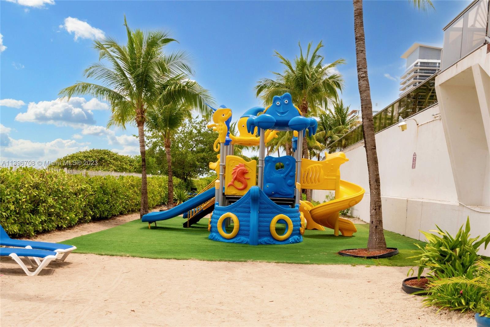 6039 Collins Ave Unit: 817