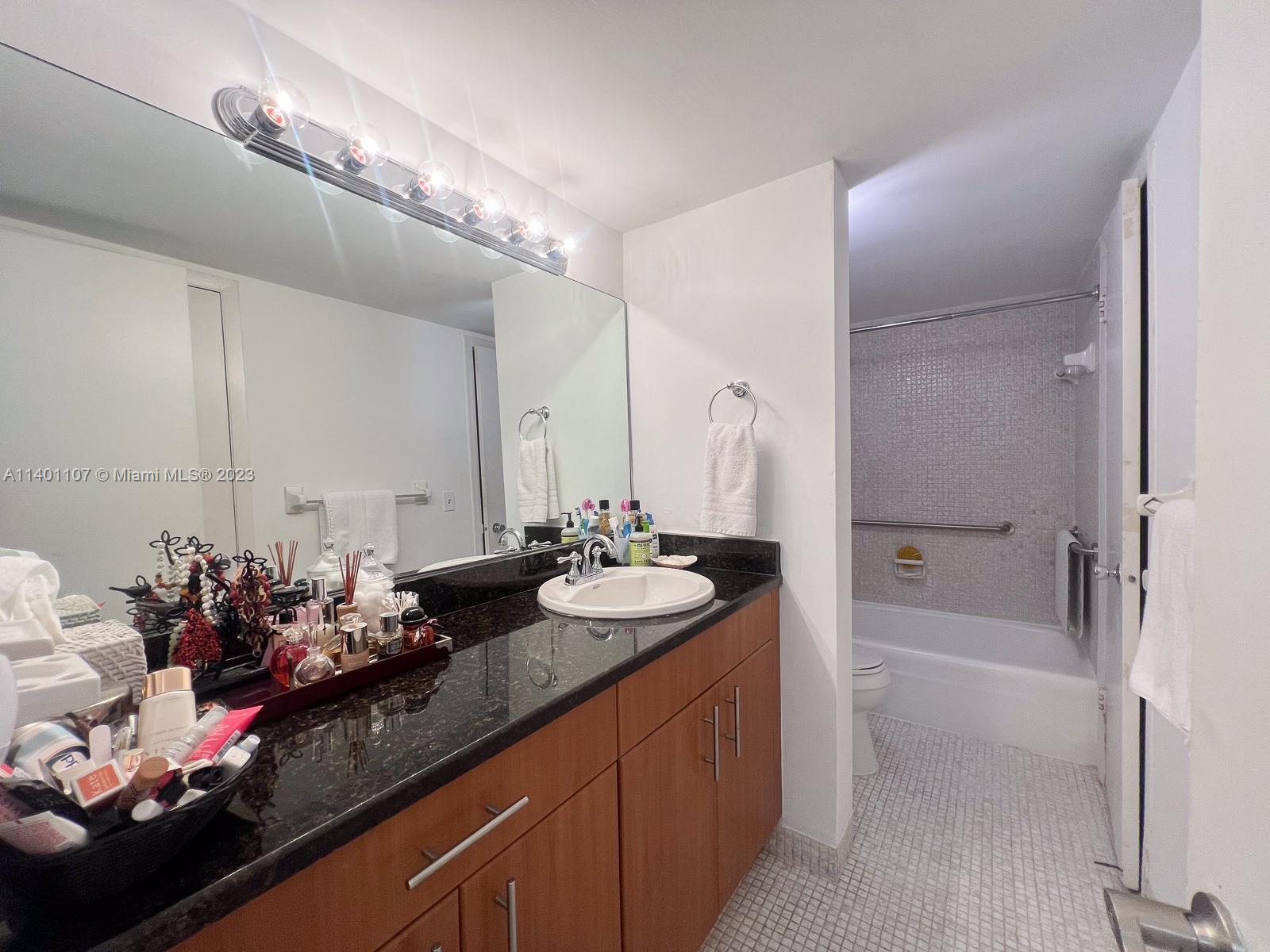 7401 SW 82 St Unit: 307S