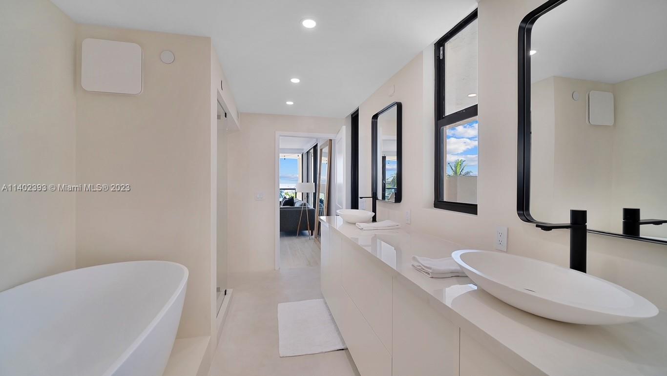 2575 S Bayshore Dr Unit: 5A
