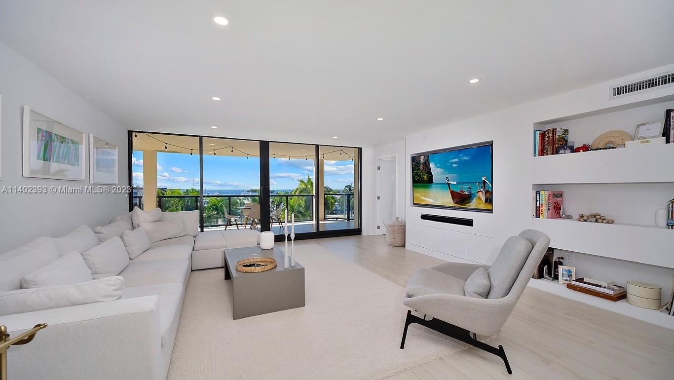 2575 S Bayshore Dr Unit: 5A
