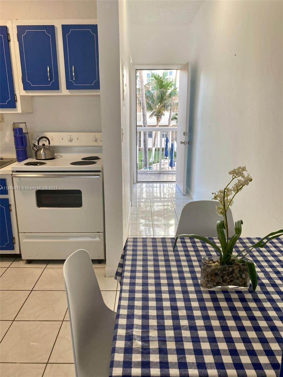 19051 Collins Ave Unit: D218