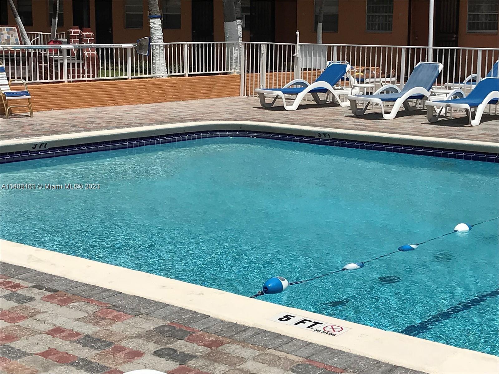 19051 Collins Ave Unit: D218