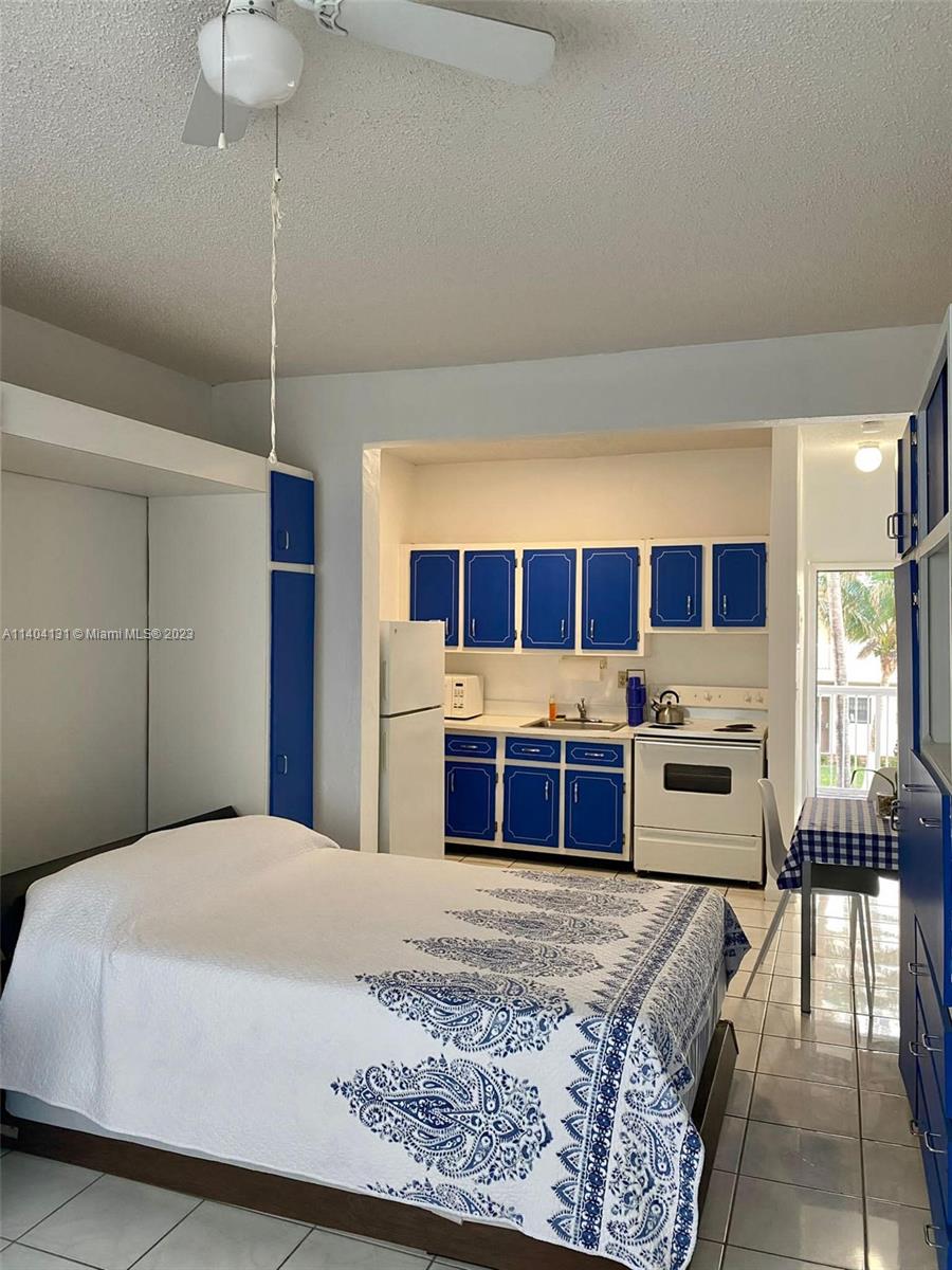 19051 Collins Ave Unit: D218